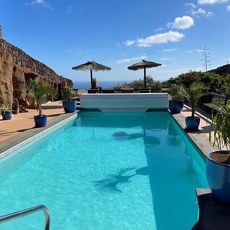 Castillo Lanzarote Villa Sophie - Luxury Villa -Sleep In A Volcanic Cave With Heated Pool ティアス エクステリア 写真