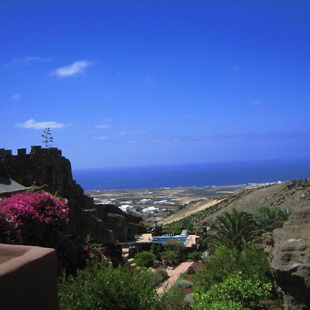 Castillo Lanzarote Villa Sophie - Luxury Villa -Sleep In A Volcanic Cave With Heated Pool ティアス エクステリア 写真
