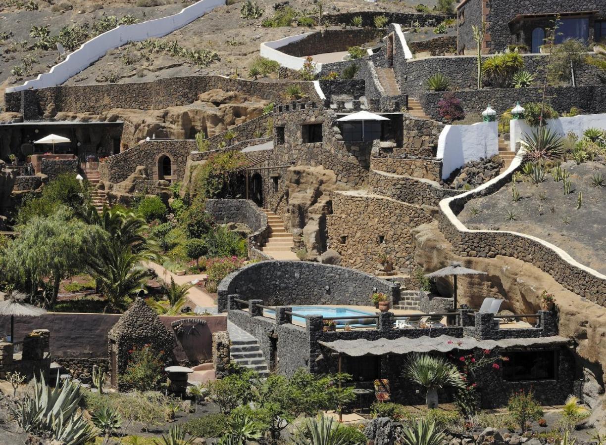 Castillo Lanzarote Villa Sophie - Luxury Villa -Sleep In A Volcanic Cave With Heated Pool ティアス エクステリア 写真