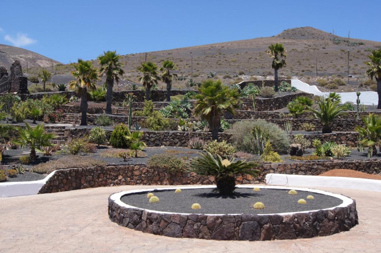 Castillo Lanzarote Villa Sophie - Luxury Villa -Sleep In A Volcanic Cave With Heated Pool ティアス エクステリア 写真