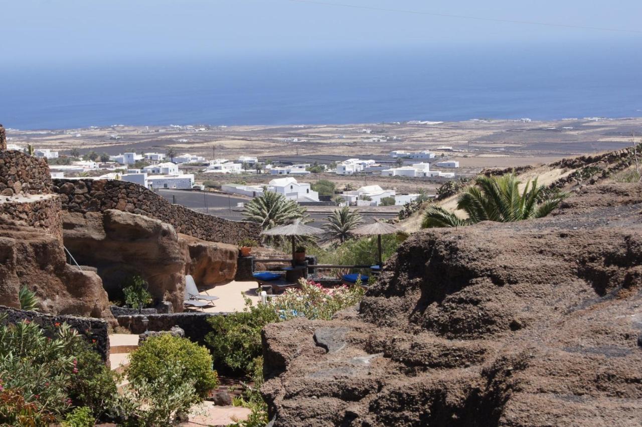 Castillo Lanzarote Villa Sophie - Luxury Villa -Sleep In A Volcanic Cave With Heated Pool ティアス エクステリア 写真