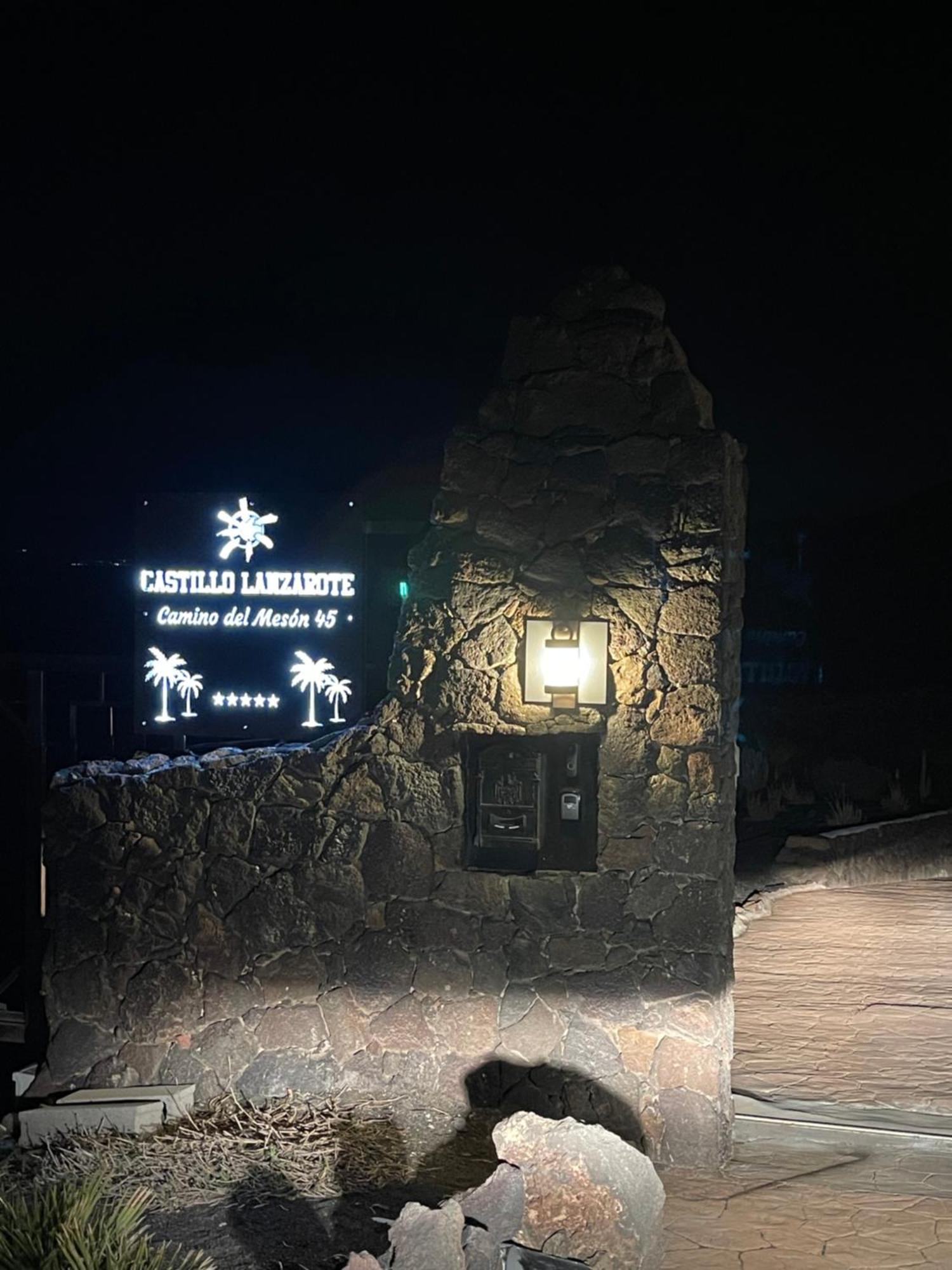 Castillo Lanzarote Villa Sophie - Luxury Villa -Sleep In A Volcanic Cave With Heated Pool ティアス エクステリア 写真