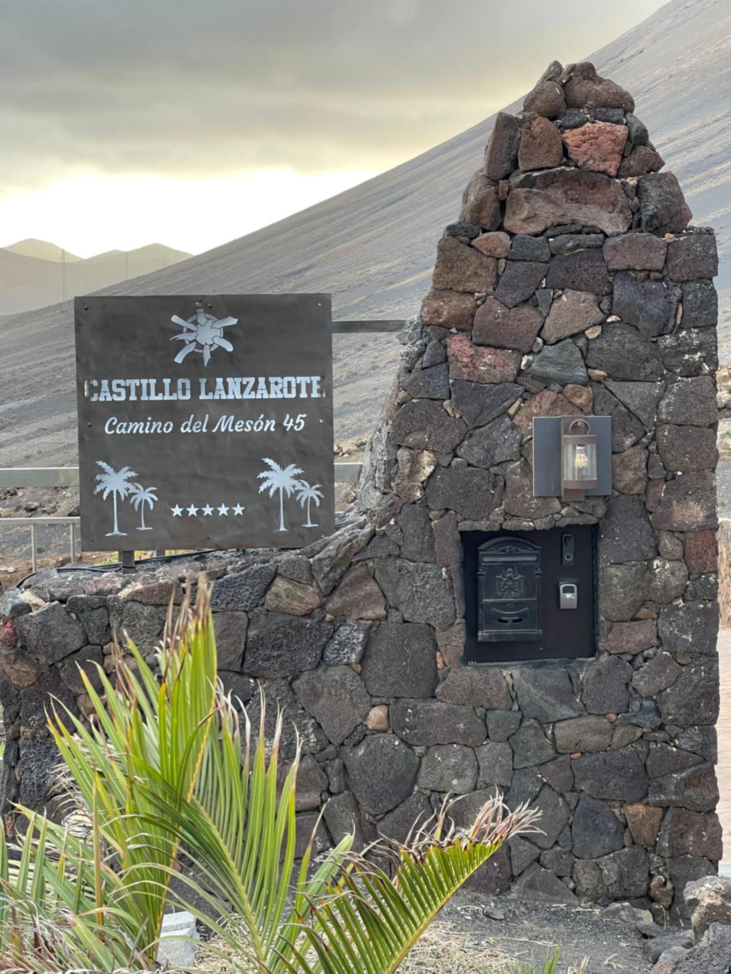 Castillo Lanzarote Villa Sophie - Luxury Villa -Sleep In A Volcanic Cave With Heated Pool ティアス エクステリア 写真