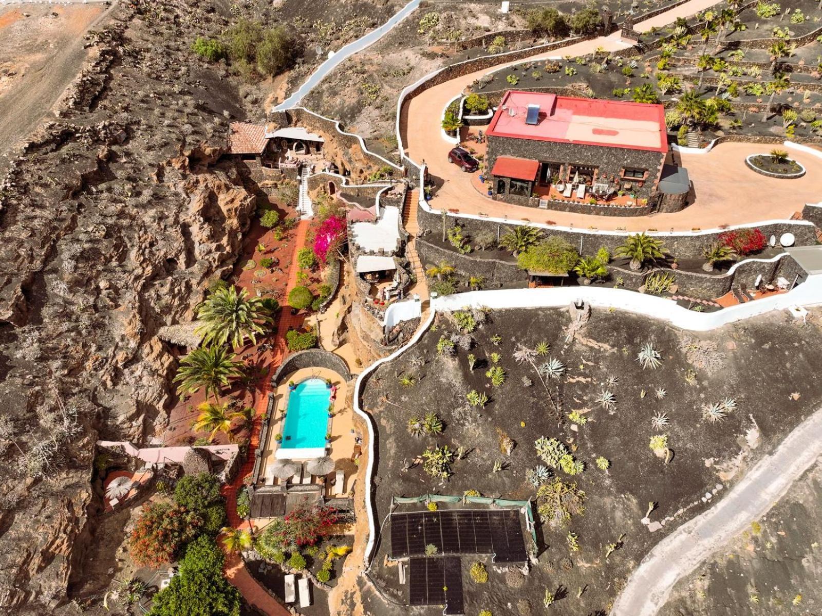Castillo Lanzarote Villa Sophie - Luxury Villa -Sleep In A Volcanic Cave With Heated Pool ティアス エクステリア 写真