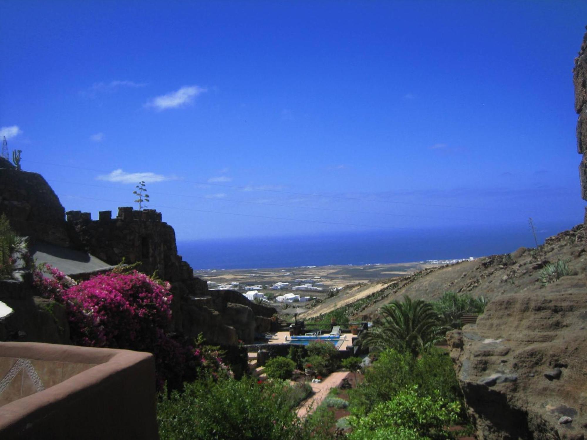 Castillo Lanzarote Villa Sophie - Luxury Villa -Sleep In A Volcanic Cave With Heated Pool ティアス エクステリア 写真