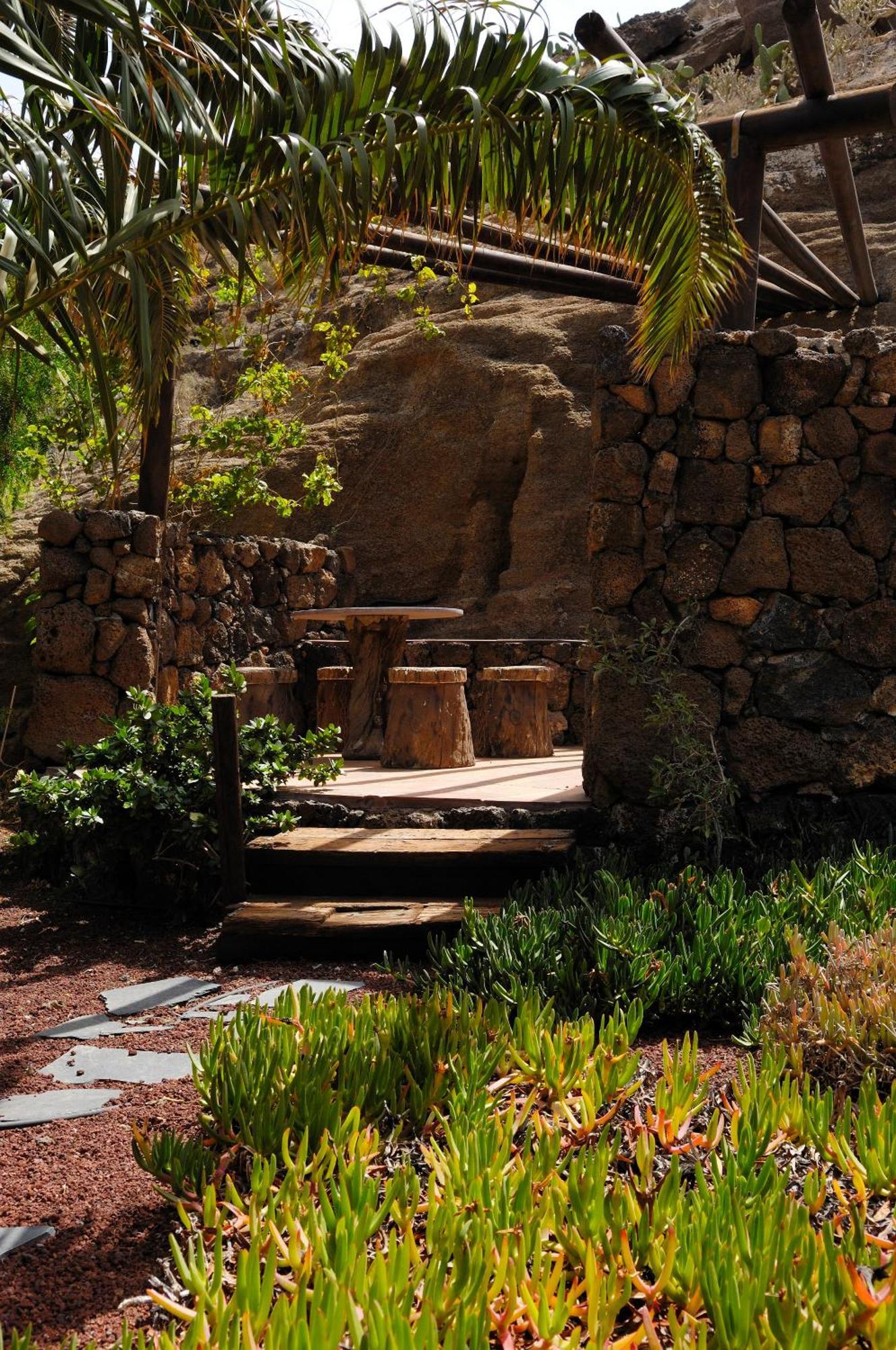 Castillo Lanzarote Villa Sophie - Luxury Villa -Sleep In A Volcanic Cave With Heated Pool ティアス エクステリア 写真