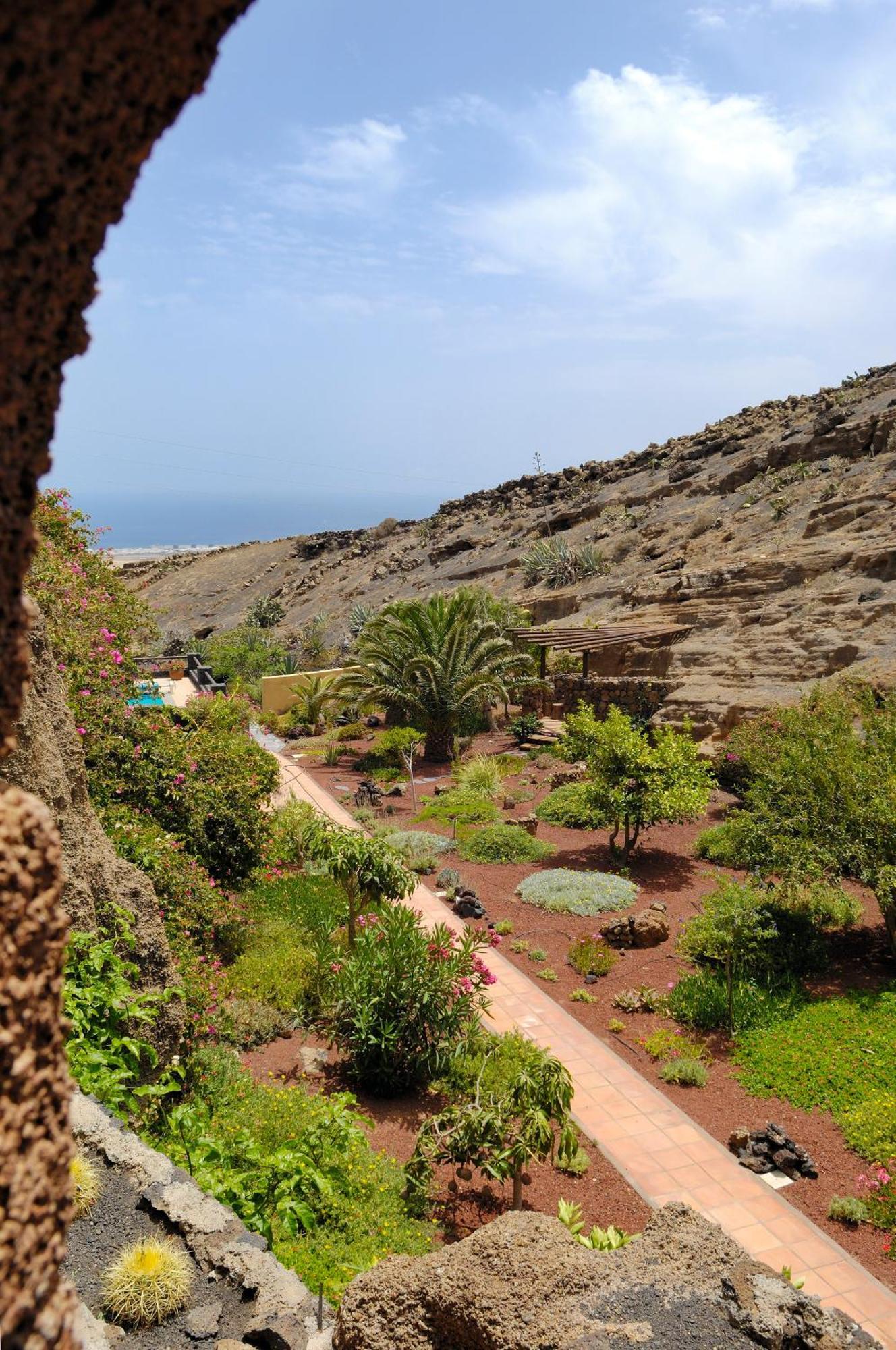 Castillo Lanzarote Villa Sophie - Luxury Villa -Sleep In A Volcanic Cave With Heated Pool ティアス エクステリア 写真