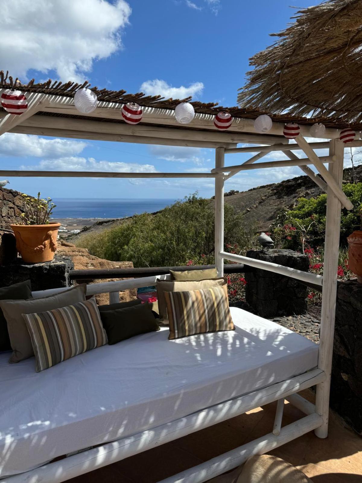 Castillo Lanzarote Villa Sophie - Luxury Villa -Sleep In A Volcanic Cave With Heated Pool ティアス エクステリア 写真
