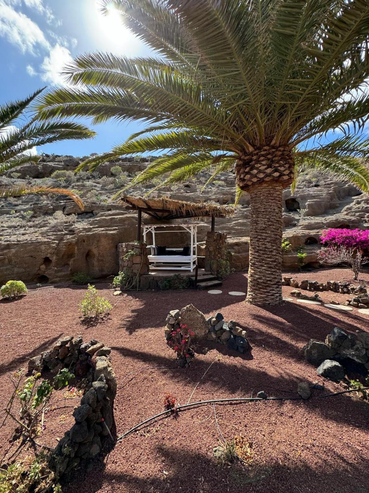 Castillo Lanzarote Villa Sophie - Luxury Villa -Sleep In A Volcanic Cave With Heated Pool ティアス エクステリア 写真