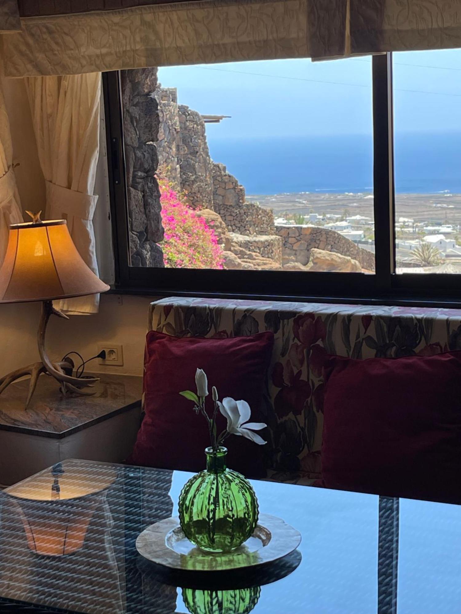 Castillo Lanzarote Villa Sophie - Luxury Villa -Sleep In A Volcanic Cave With Heated Pool ティアス エクステリア 写真