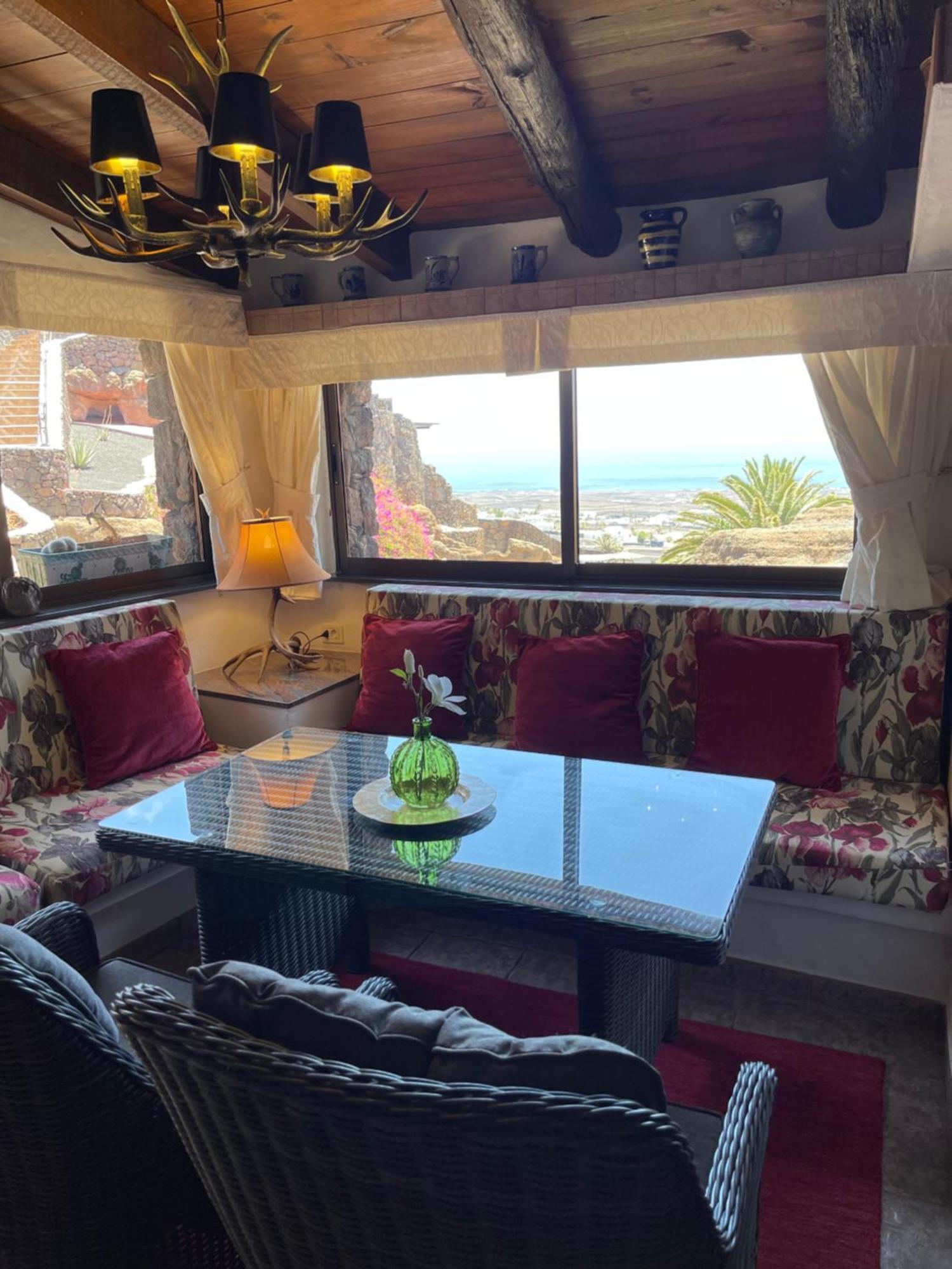 Castillo Lanzarote Villa Sophie - Luxury Villa -Sleep In A Volcanic Cave With Heated Pool ティアス エクステリア 写真