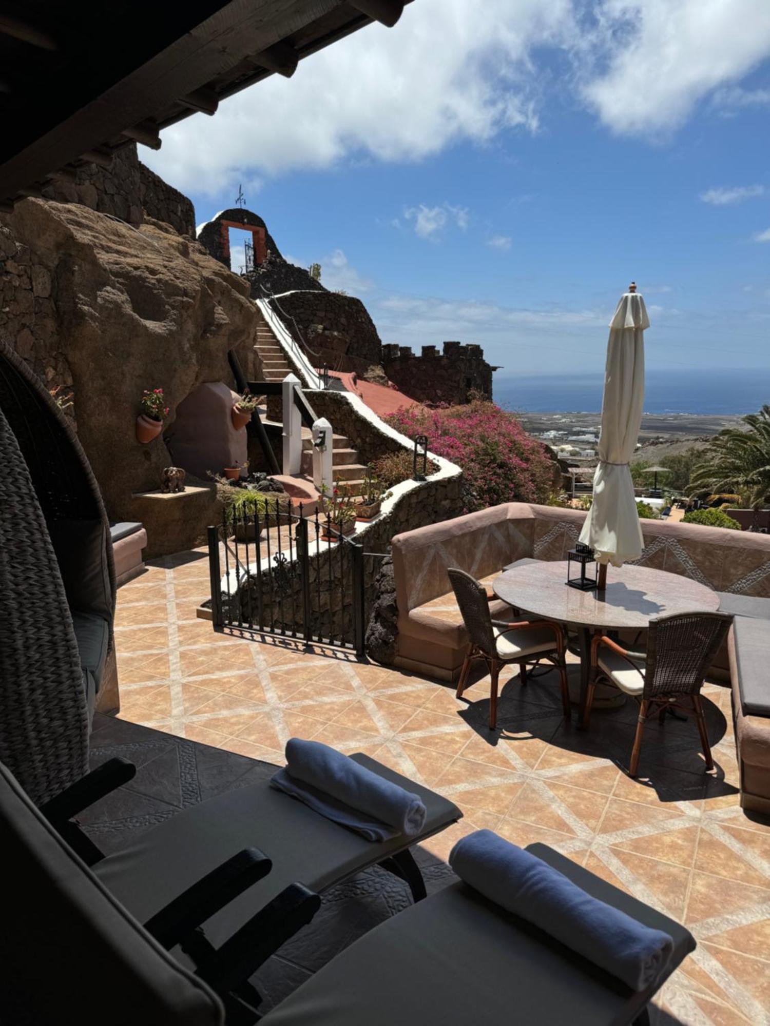 Castillo Lanzarote Villa Sophie - Luxury Villa -Sleep In A Volcanic Cave With Heated Pool ティアス エクステリア 写真