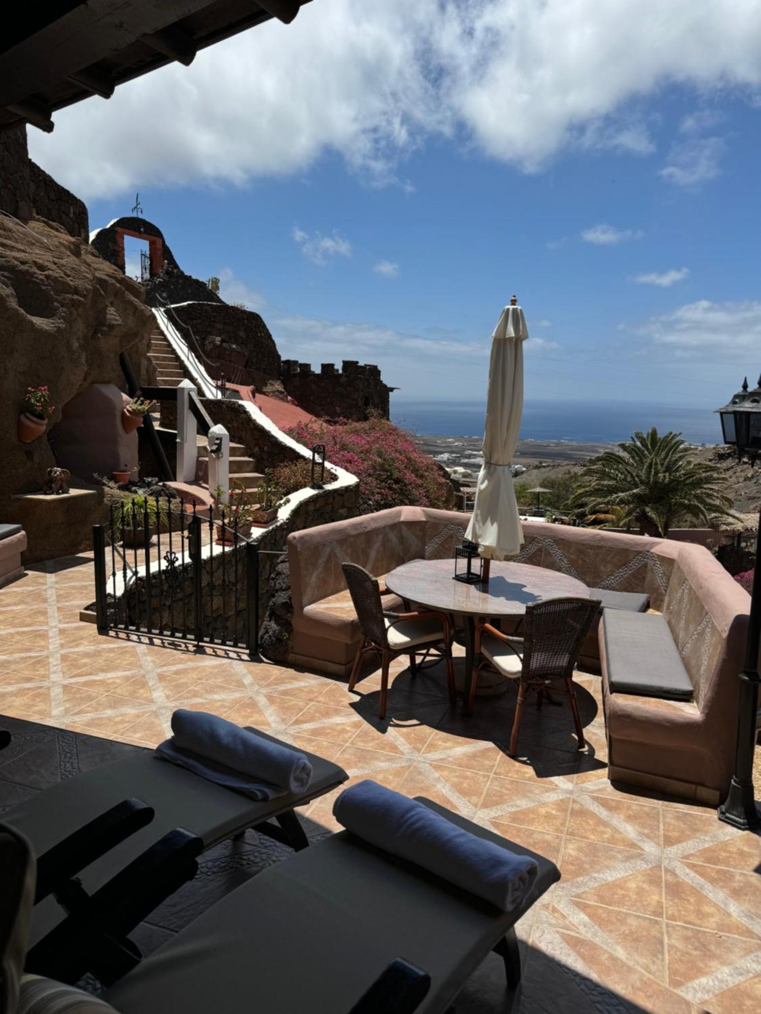 Castillo Lanzarote Villa Sophie - Luxury Villa -Sleep In A Volcanic Cave With Heated Pool ティアス エクステリア 写真